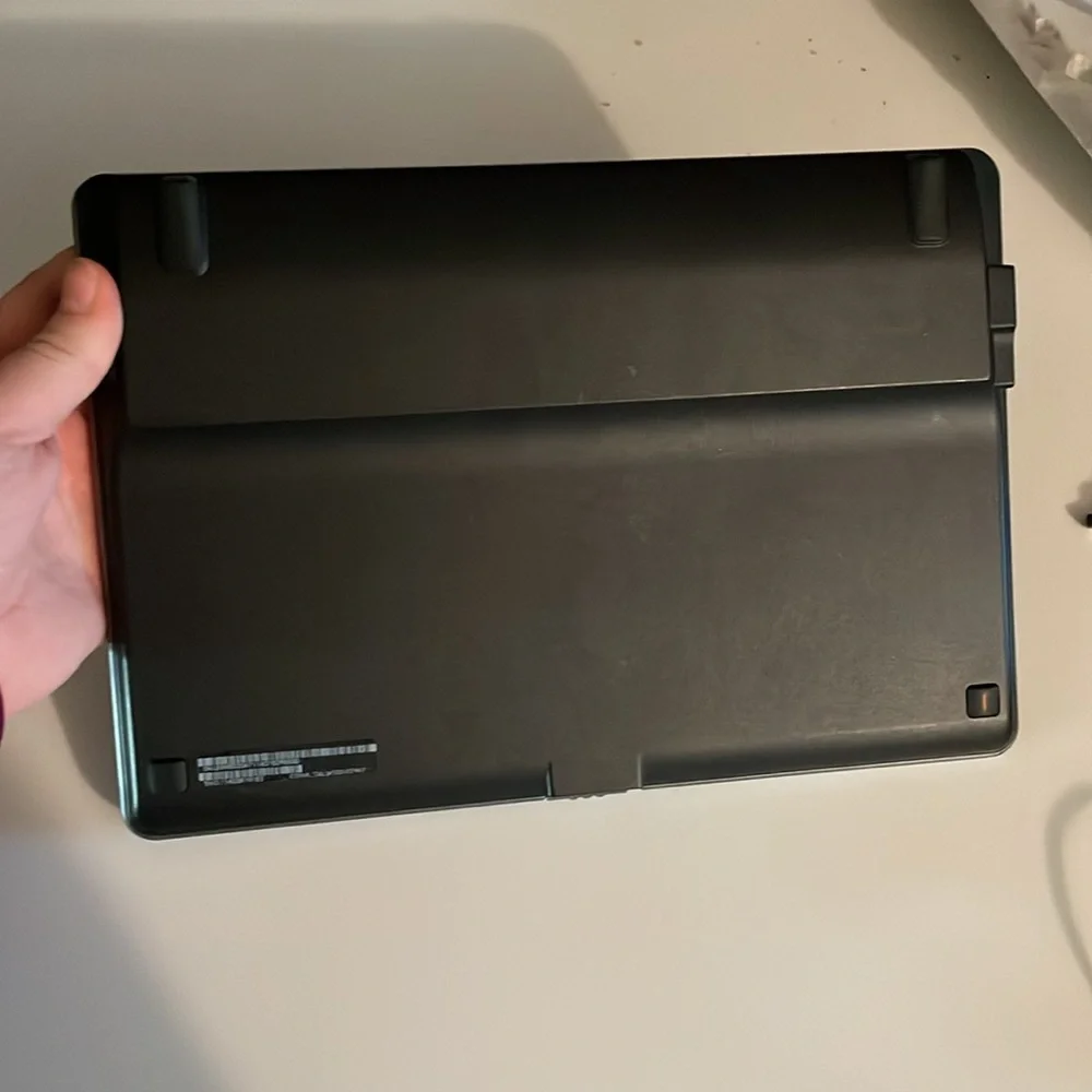 Used Acer Iconia Tab W500 BZ467 with keyboard